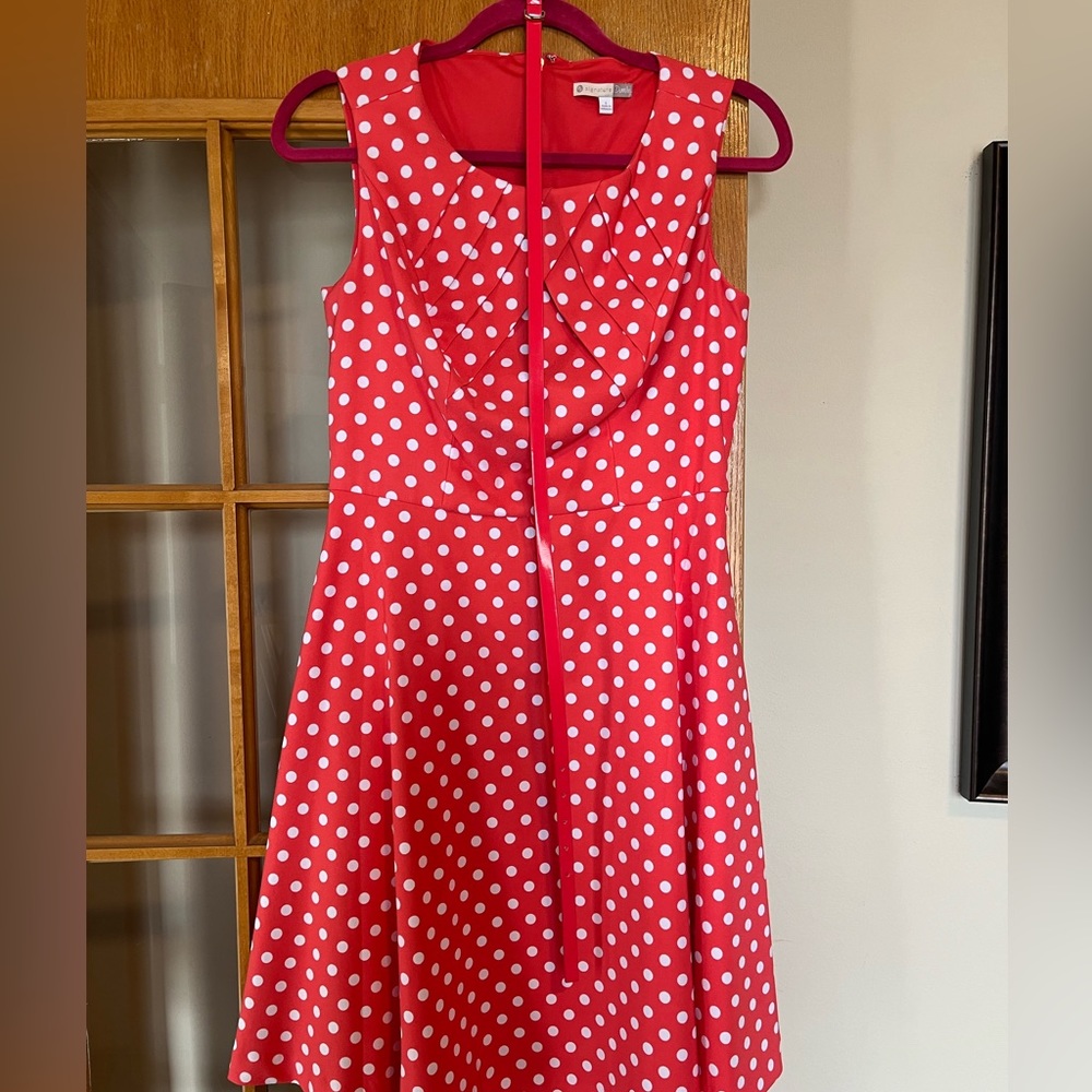 Signature Darby Coral polka dot dress size 6